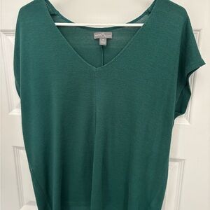 Market & Spruce -Emerald Green V-Neck Women's Top